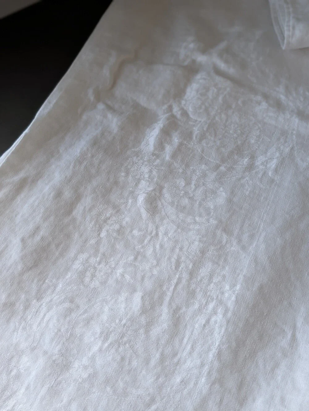 Elegant White Floral Damask Jacquard Tablecloth 102